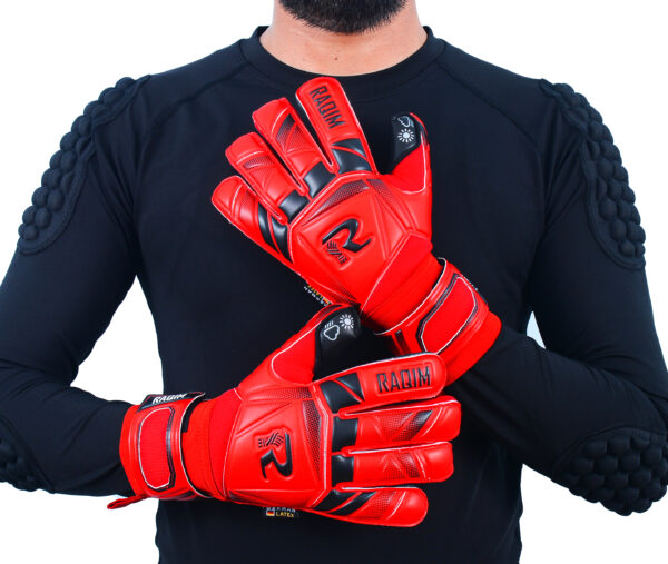 hybrid-cut-german-latex-jaquard-mesh-goalkeeper-gloves-core-strike-on-person Raqim Core Strike durable goalkeeper gloves for daily training