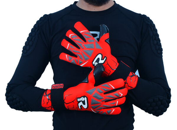 negative-cut-german-contact-latex-breathaprene-goalkeeper-gloves-core-obsidian-on-person Raqim Core Obsidian goalkeeper gloves for all-weather training