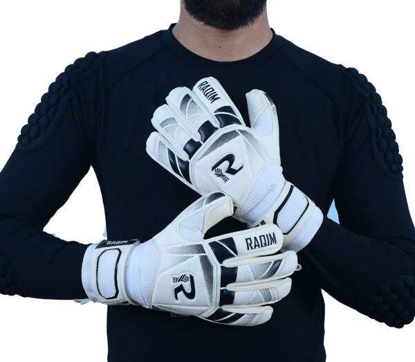 roll-finger-german-giga-latex-goalkeeper-gloves-core-shield-on-person Raqim Core Shield Roll Finger goalkeeper gloves with Giga latex